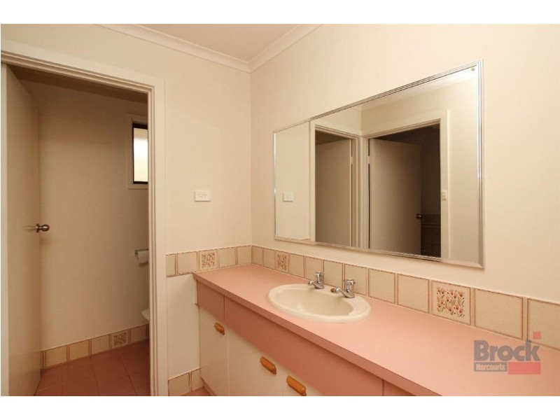 1 Barossa Crescent, Hallett Cove SA 5158