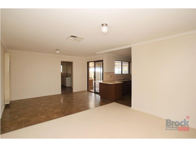 1 Barossa Crescent, Hallett Cove SA 5158