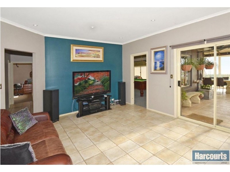 12 Ibis Crescent, Hallett Cove SA 5158