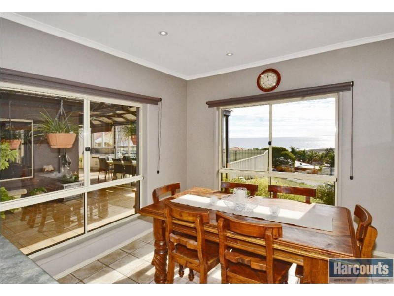 12 Ibis Crescent, Hallett Cove SA 5158