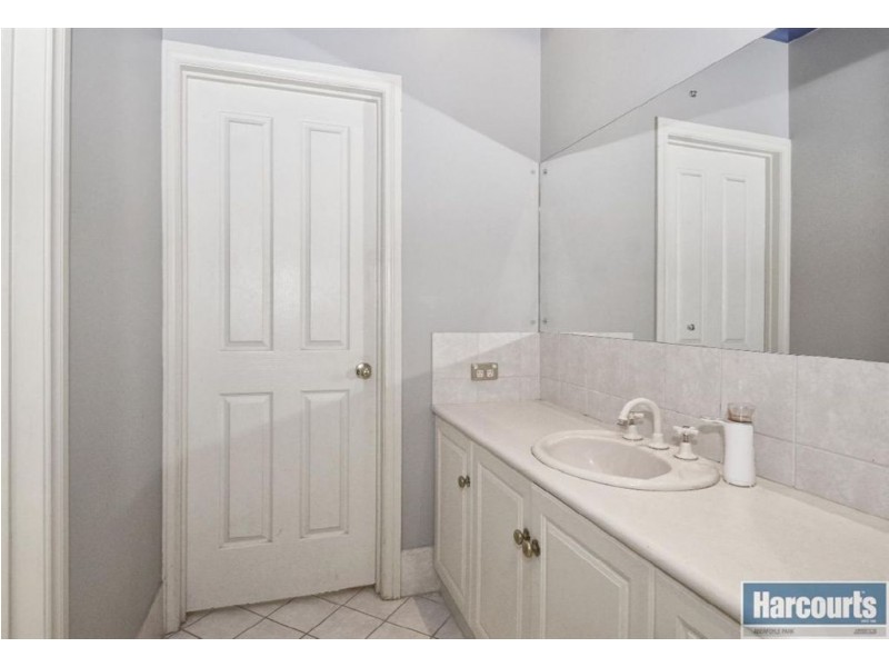 12 Ibis Crescent, Hallett Cove SA 5158