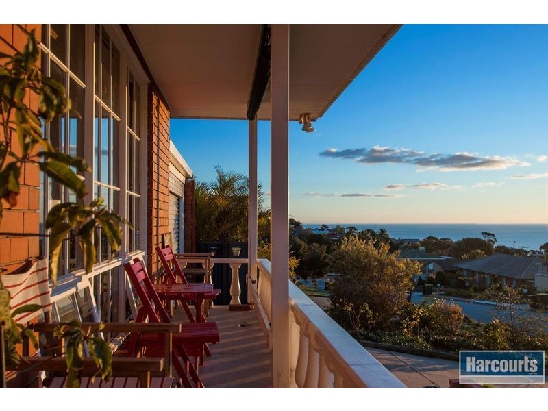 8 Aurora Street, Hallett Cove SA 5158