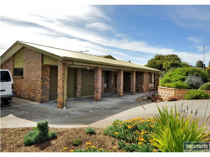 1 Caprice Street, Hallett Cove SA 5158