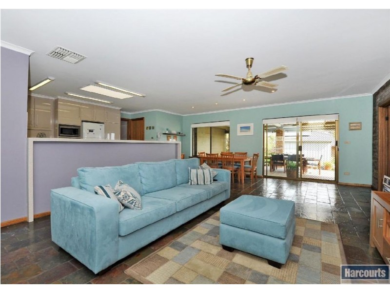 1 Caprice Street, Hallett Cove SA 5158