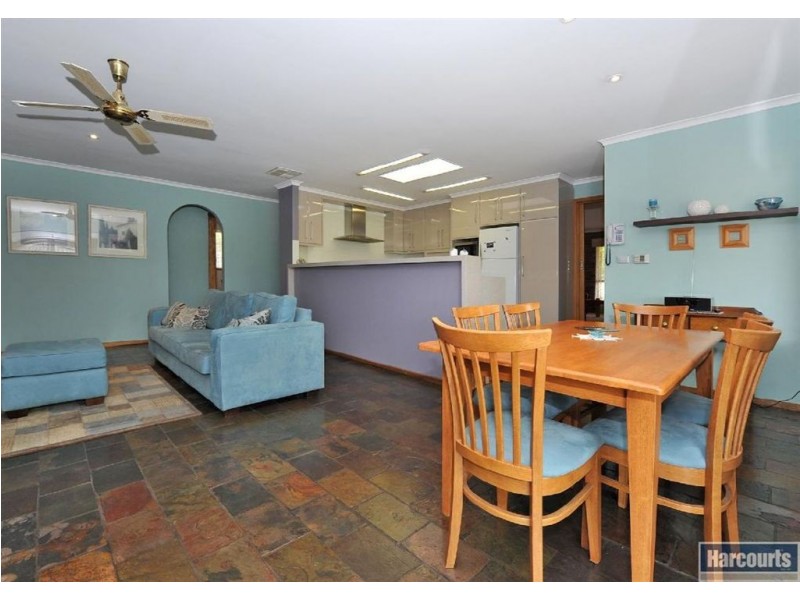 1 Caprice Street, Hallett Cove SA 5158