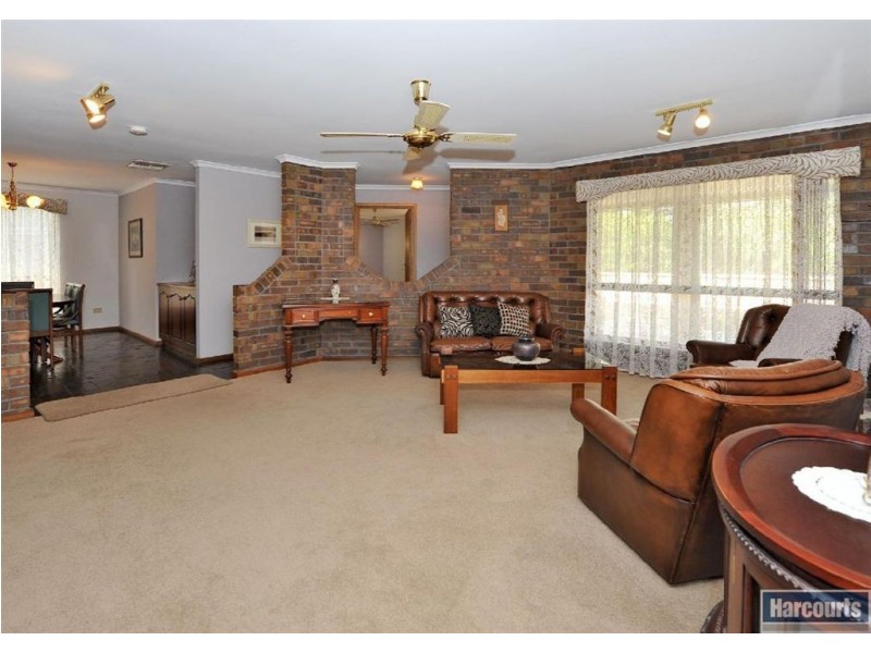 1 Caprice Street, Hallett Cove SA 5158