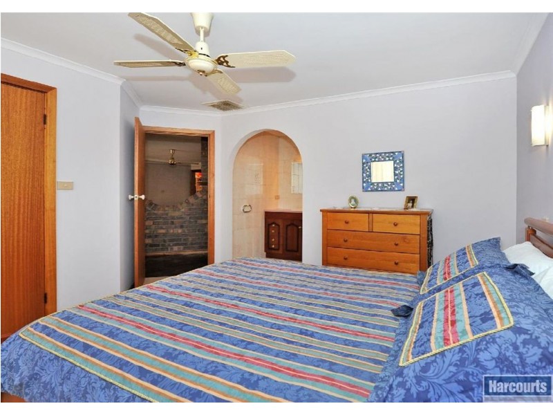 1 Caprice Street, Hallett Cove SA 5158