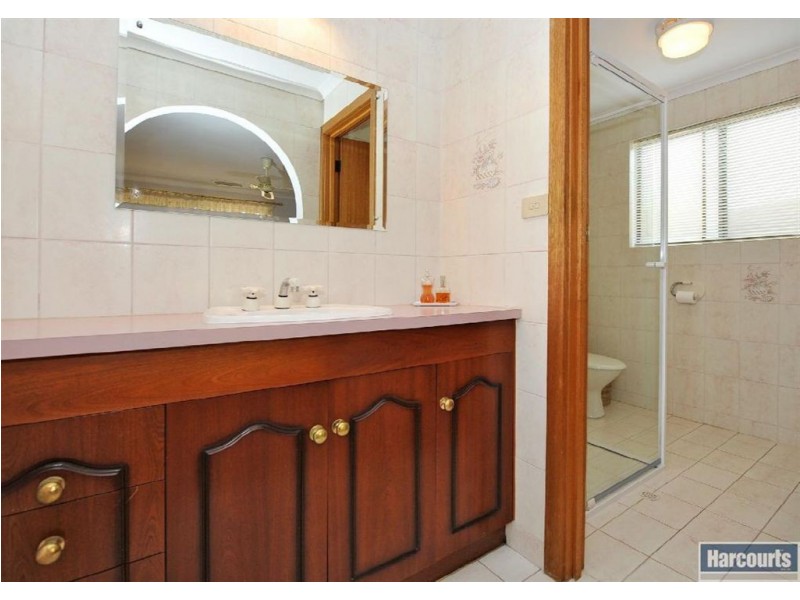 1 Caprice Street, Hallett Cove SA 5158