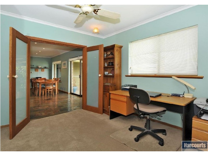 1 Caprice Street, Hallett Cove SA 5158