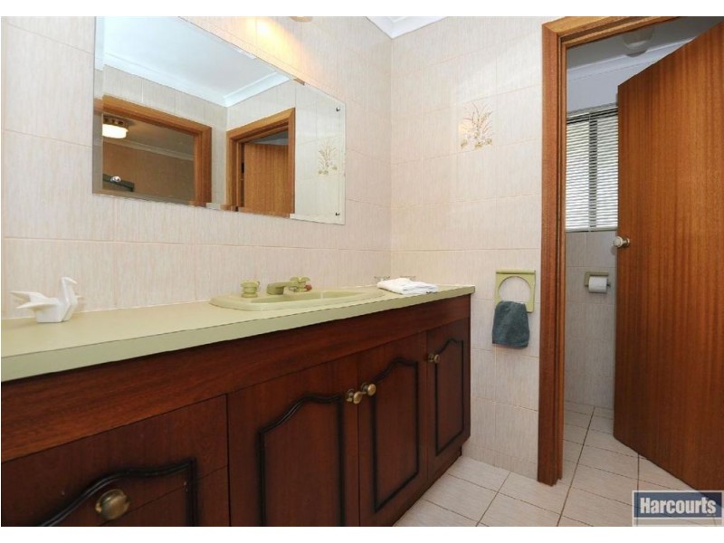 1 Caprice Street, Hallett Cove SA 5158