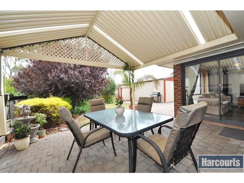 24 Kurnabinna Terrace, Hallett Cove SA 5158