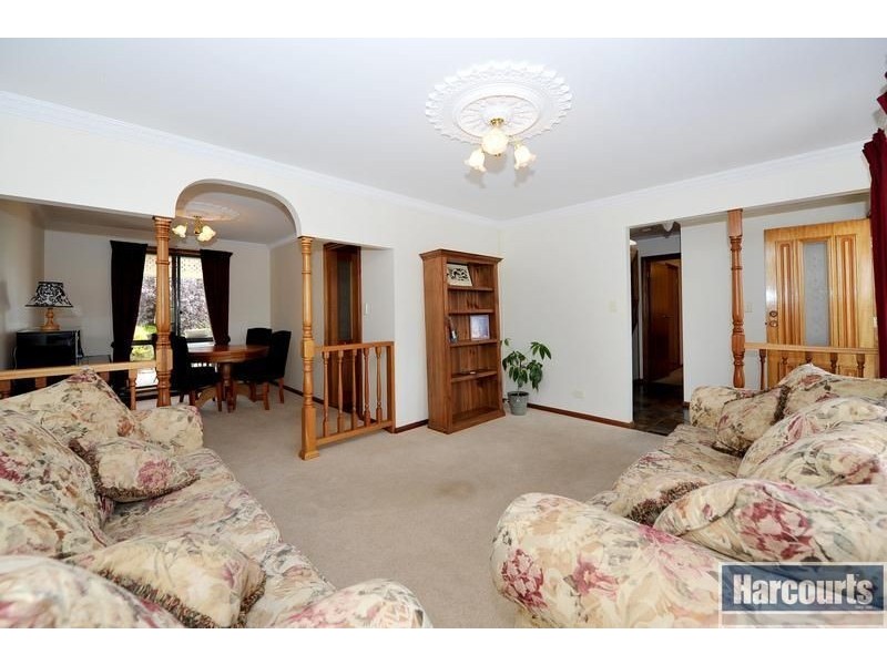 24 Kurnabinna Terrace, Hallett Cove SA 5158