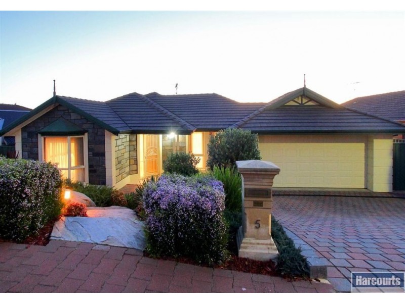 5 Sally Court, Hallett Cove SA 5158