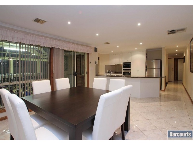 5 Sally Court, Hallett Cove SA 5158