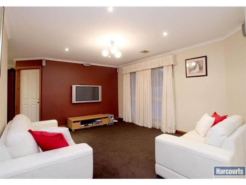 5 Sally Court, Hallett Cove SA 5158