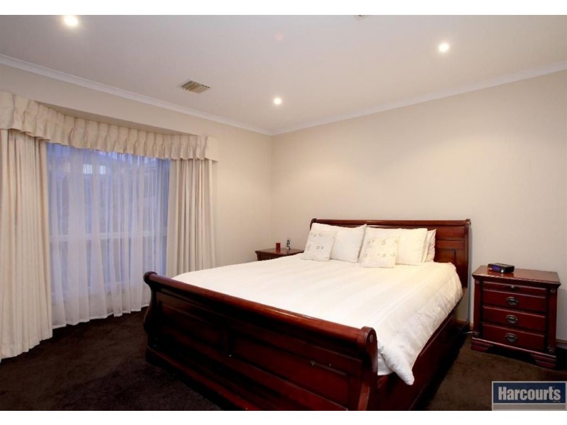 5 Sally Court, Hallett Cove SA 5158