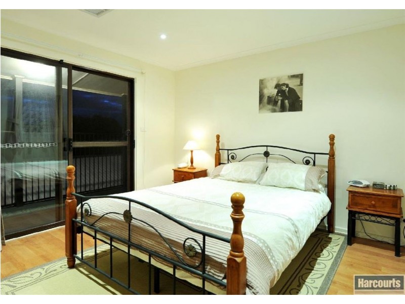 3 Coringle Crescent, Hallett Cove SA 5158