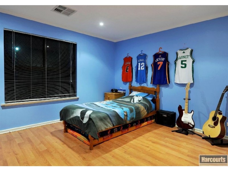 3 Coringle Crescent, Hallett Cove SA 5158