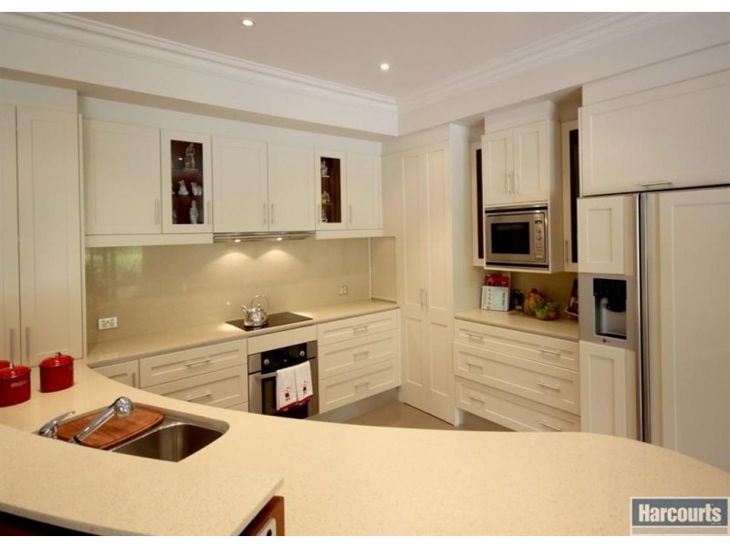 8 Evergreen Parade, Flagstaff Hill SA 5159