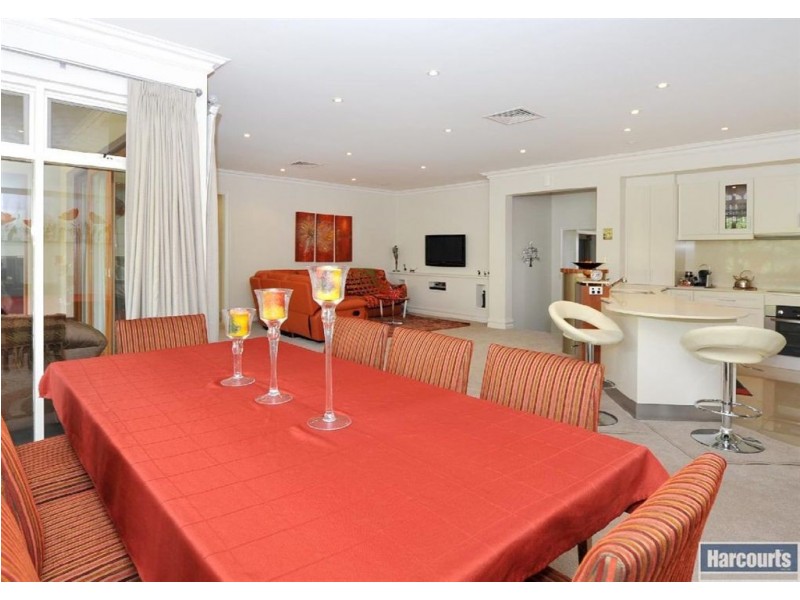 8 Evergreen Parade, Flagstaff Hill SA 5159