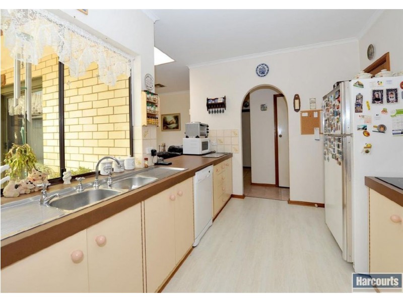 26 Rogana Crescent, Hallett Cove SA 5158