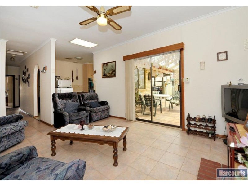 26 Rogana Crescent, Hallett Cove SA 5158