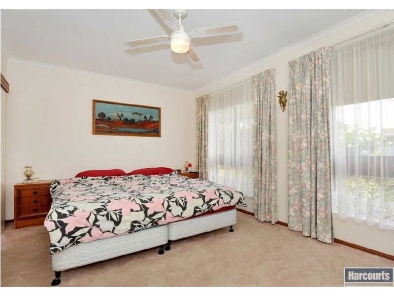 26 Rogana Crescent, Hallett Cove SA 5158