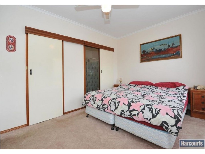 26 Rogana Crescent, Hallett Cove SA 5158