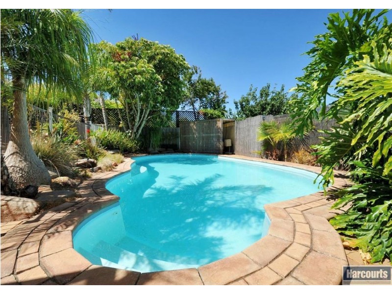 27 Moor Crescent, Hallett Cove SA 5158