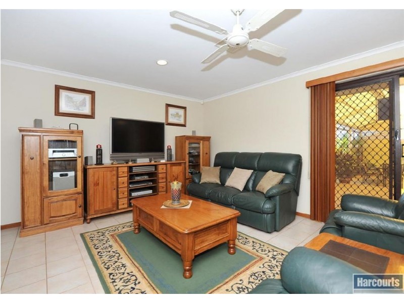 27 Moor Crescent, Hallett Cove SA 5158