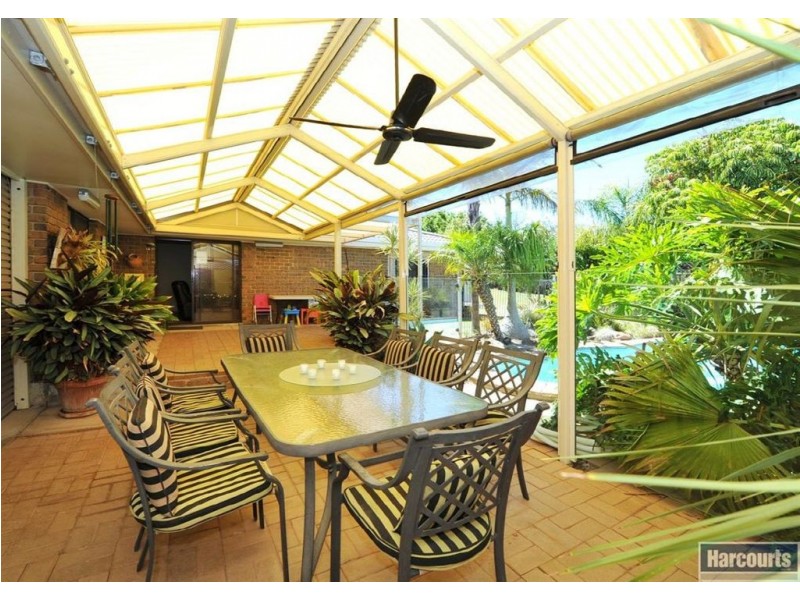 27 Moor Crescent, Hallett Cove SA 5158