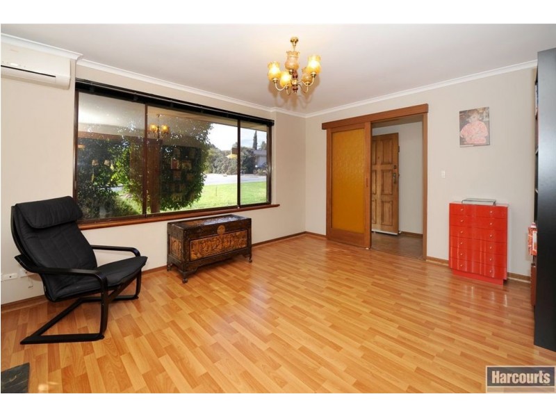 9 Falcon Avenue, Hallett Cove SA 5158