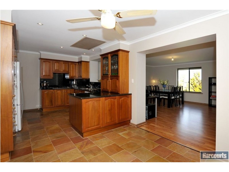 9 Falcon Avenue, Hallett Cove SA 5158