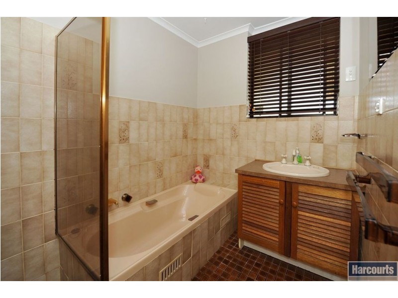 9 Falcon Avenue, Hallett Cove SA 5158