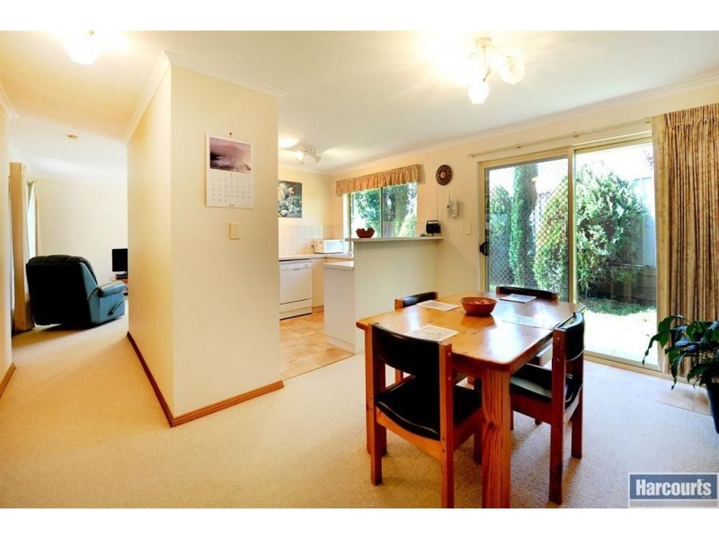 8/2 Aroona Road, Hallett Cove SA 5158