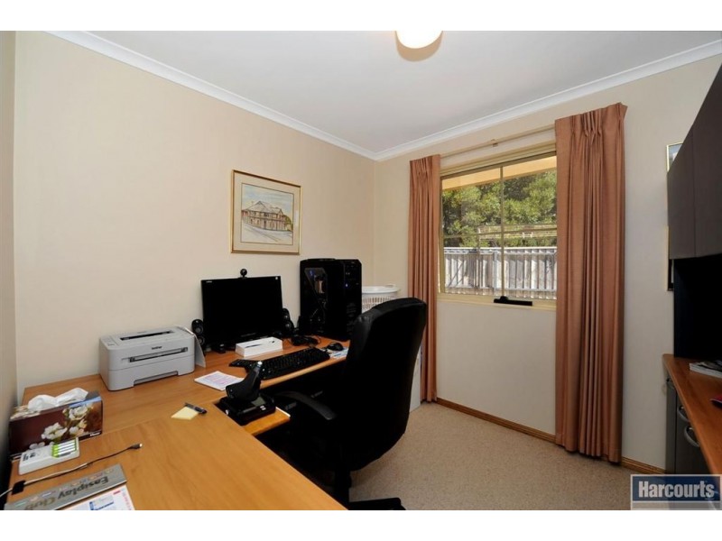 8/2 Aroona Road, Hallett Cove SA 5158