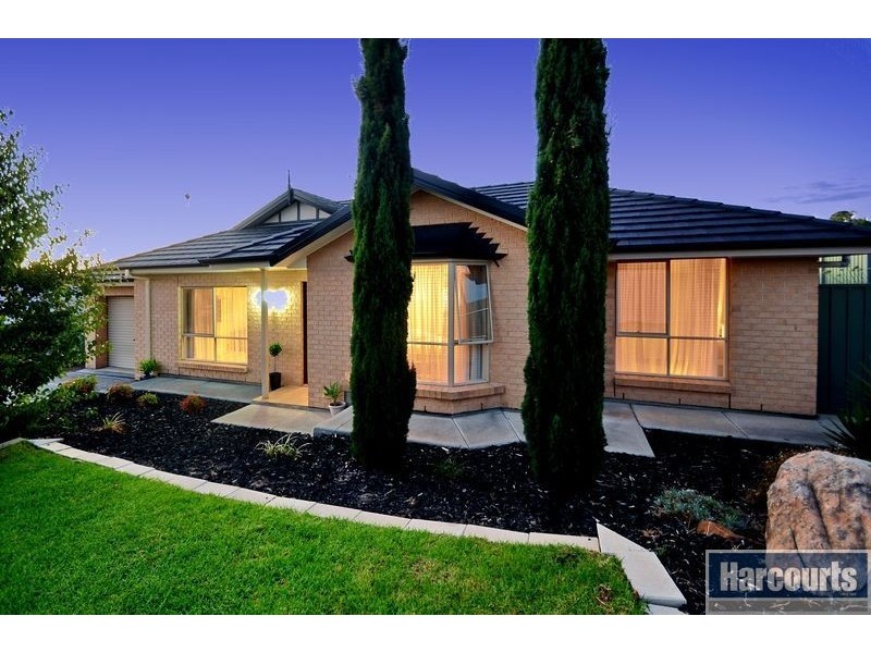 25 Elizabeth Crescent, Hallett Cove SA 5158