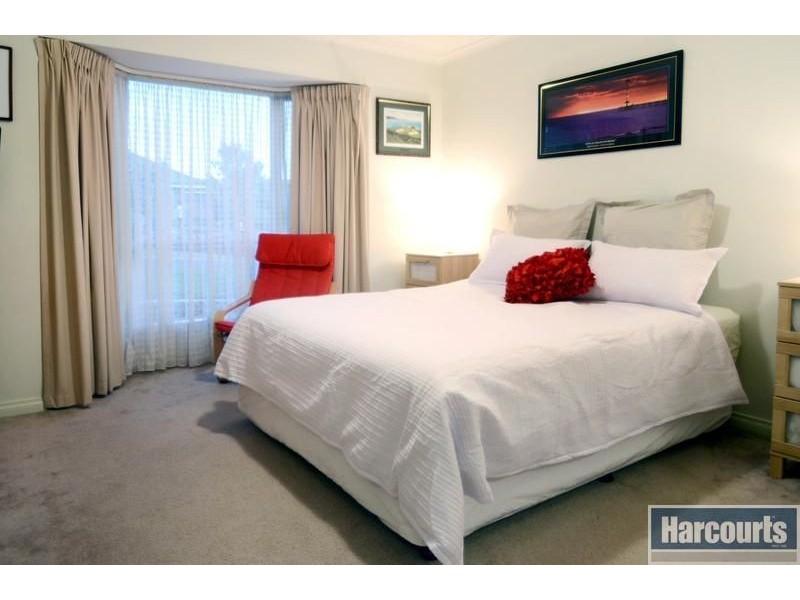 25 Elizabeth Crescent, Hallett Cove SA 5158