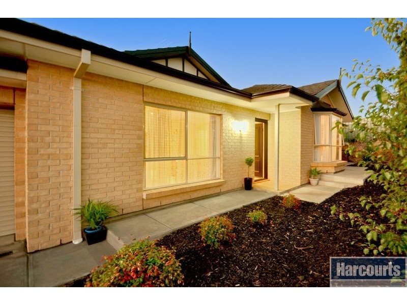 25 Elizabeth Crescent, Hallett Cove SA 5158