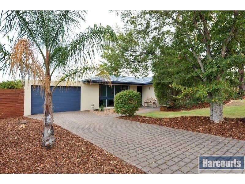 16 Serica Steet, Hallett Cove SA 5158