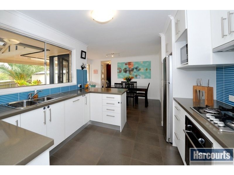 16 Serica Steet, Hallett Cove SA 5158