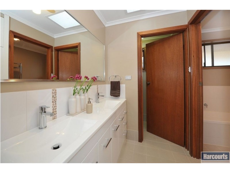 12 Lucretia Way, Hallett Cove SA 5158