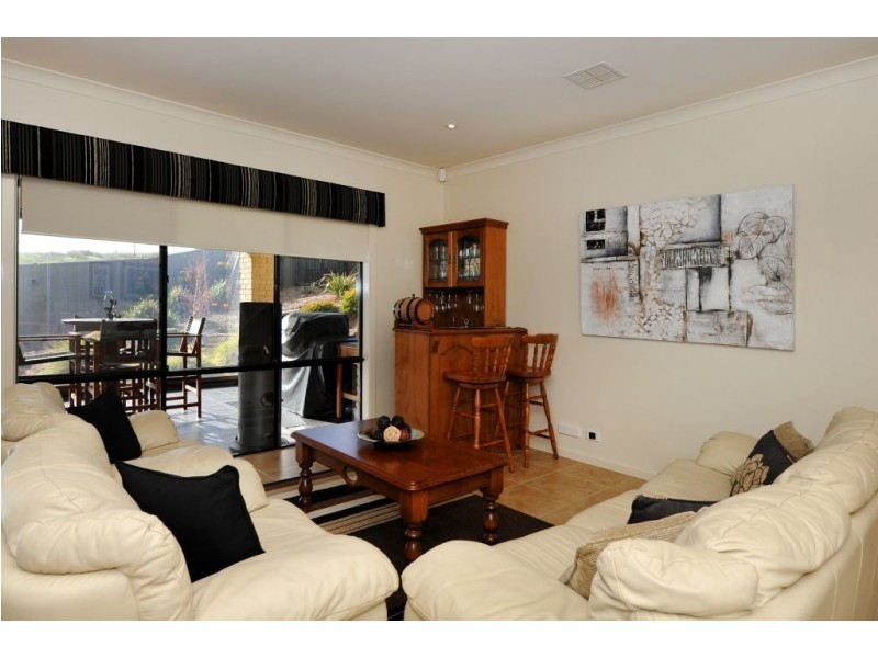 35 Coulter Street, Flagstaff Hill SA 5159