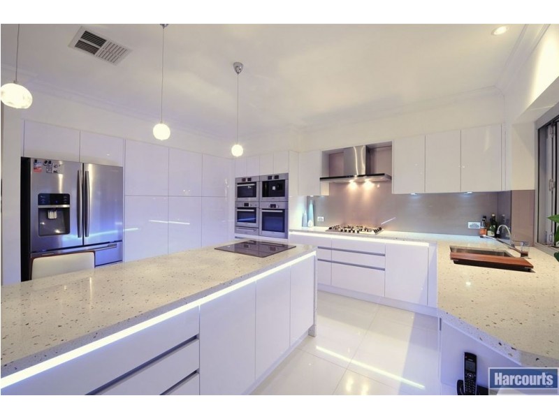 17 Balboa Drive, Hallett Cove SA 5158