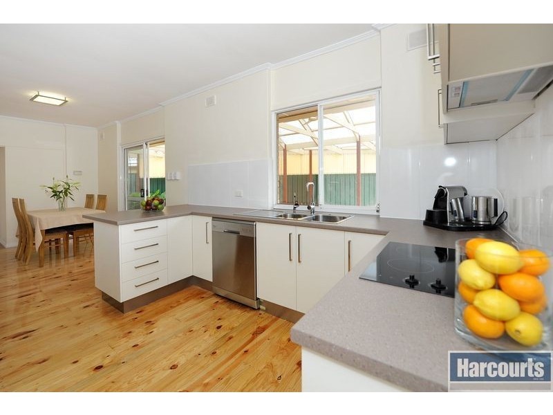 3 Young Avenue, Port Noarlunga SA 5167