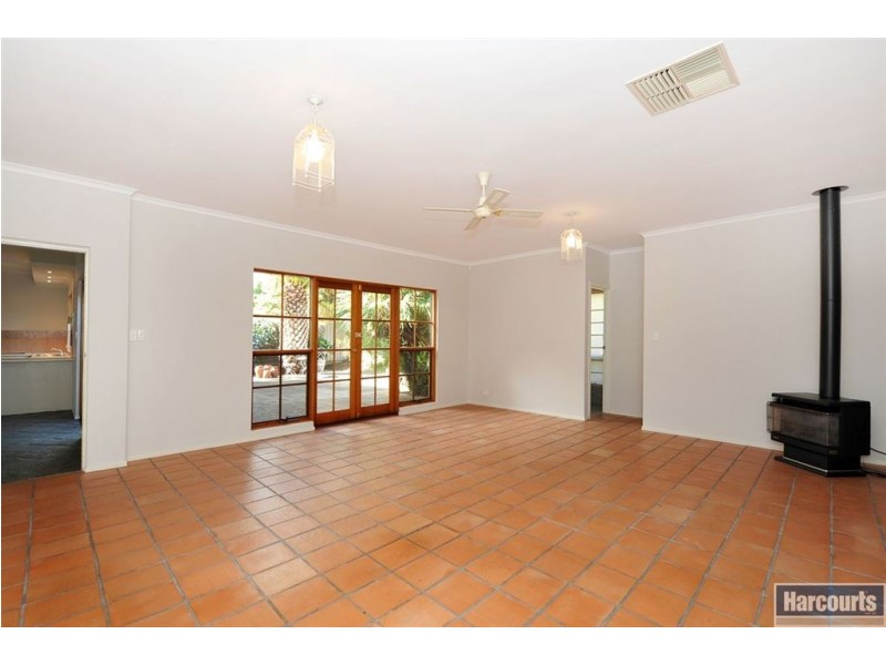 10 Petrel Close, Hallett Cove SA 5158