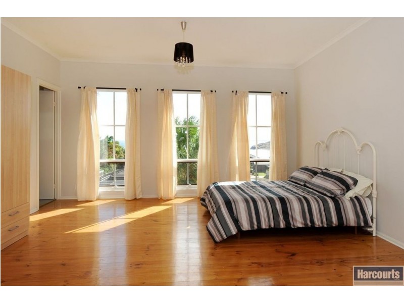 10 Petrel Close, Hallett Cove SA 5158