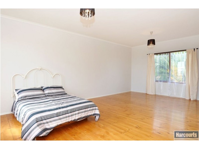 10 Petrel Close, Hallett Cove SA 5158