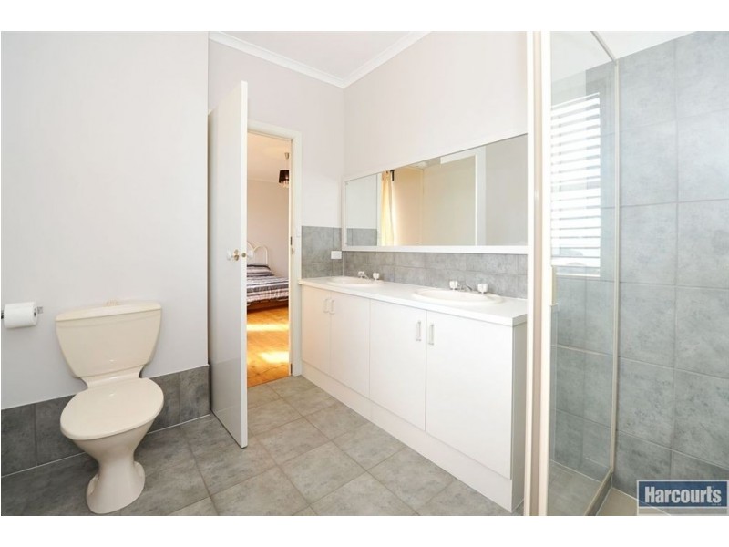 10 Petrel Close, Hallett Cove SA 5158