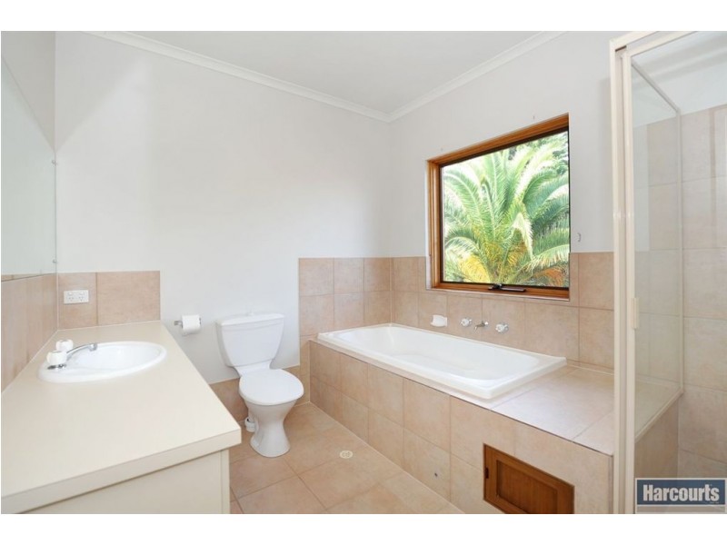 10 Petrel Close, Hallett Cove SA 5158